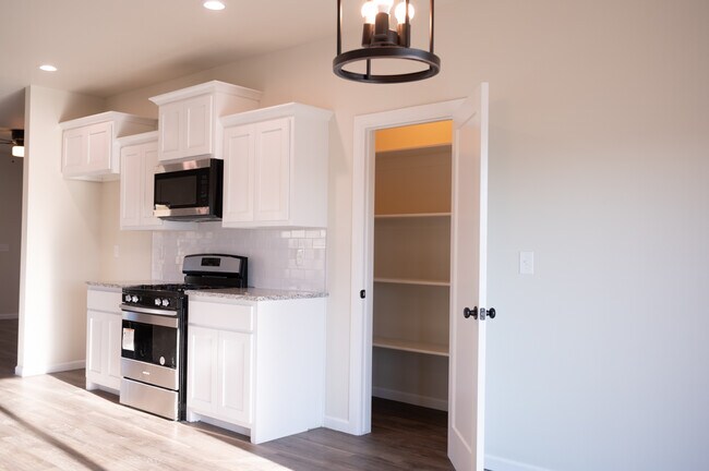 Building Photo - 8542 Spring Creek Ln