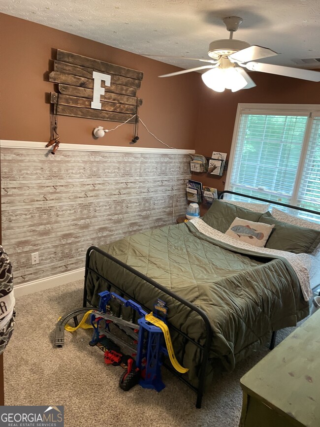 Building Photo - 453 Saddlebrook Trail