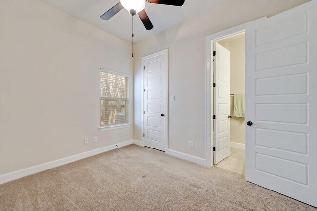 Building Photo - 3811 Ashbury Rd