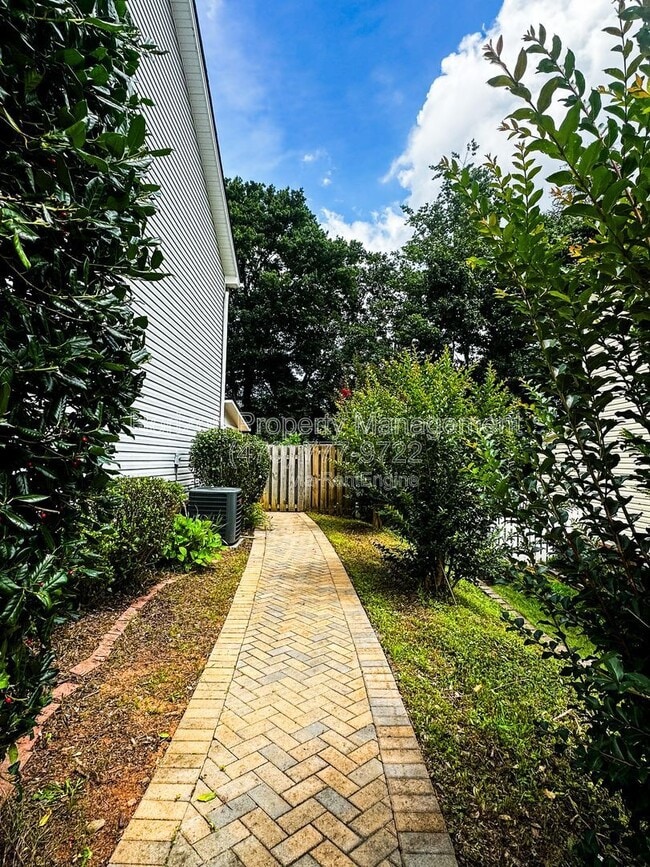 Building Photo - 19 Pearl Chambers Dr