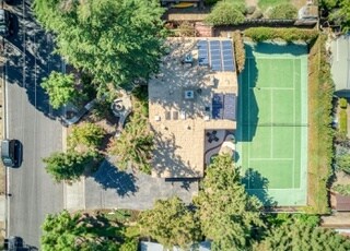 2 parking spaces on driveway (with basketball hoop) - 4569 E Alamos Ave