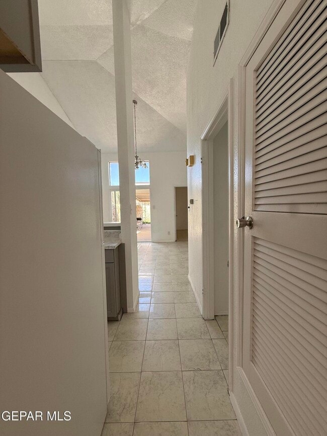 Building Photo - 1524 Greg Powers Dr