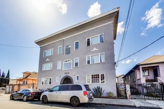 Building Photo - Updated Apartment near BART.