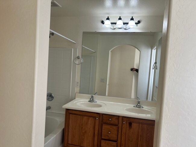 Building Photo - 14072 W Country Gables Dr