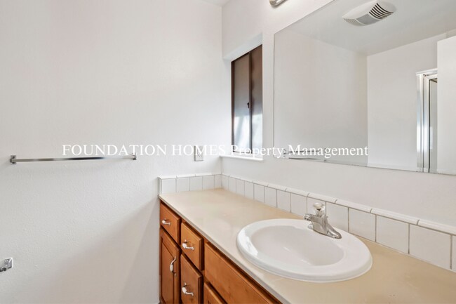 Building Photo - 158 Roundtree Blvd