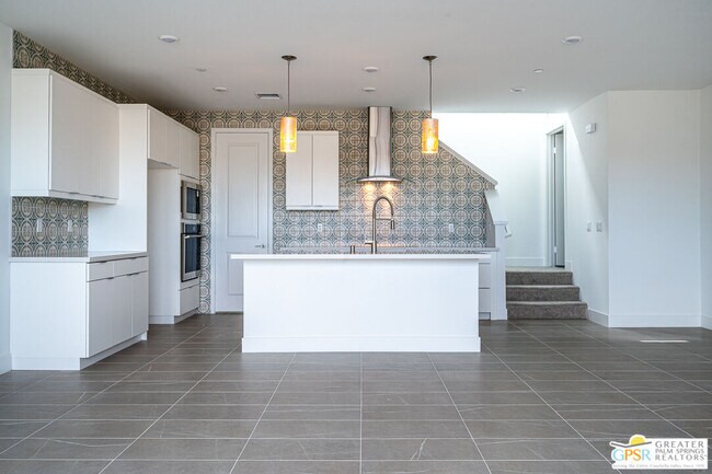 Building Photo - 2651 Lavender Ln