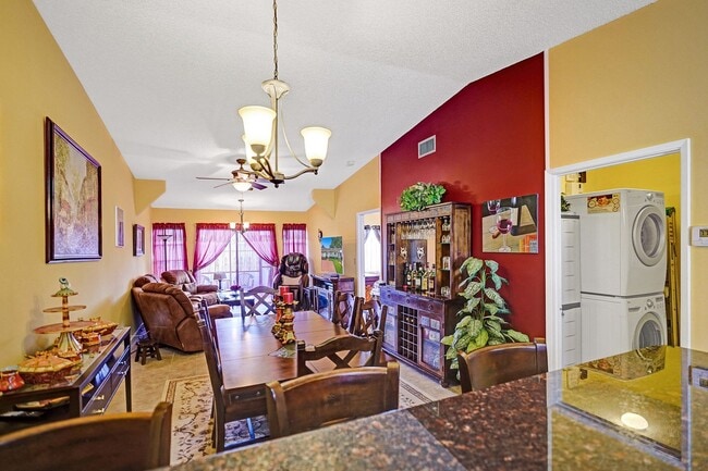 Building Photo - Beautiful 2BR/2BA WITH GARDEN VIEW in the Hear of Boca (55+ community)