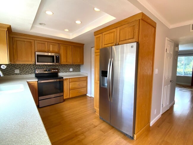 Building Photo - Recently Redone Danville 3Bed/2.5BA Two St...
