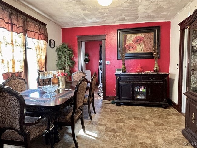 Building Photo - 204 E Bloomfield St