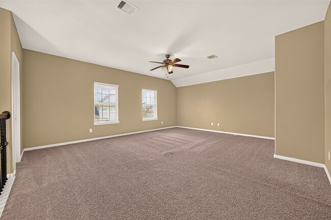Building Photo - 15711 Huddleston Dr
