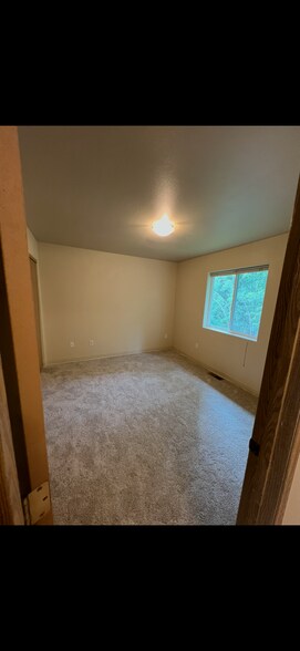 Building Photo - 225 E Stonehaven Cir