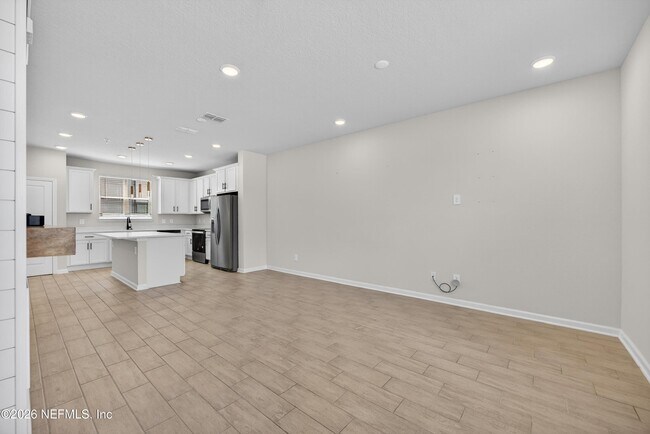 Building Photo - 1093 Farwell St