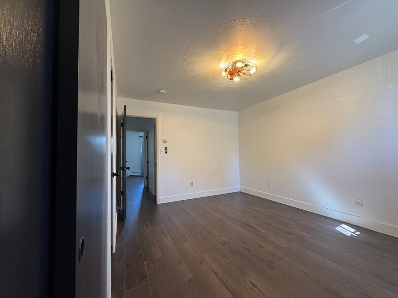 Building Photo - 30 Emery Way