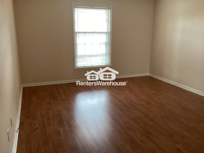 Building Photo - 6700 Roswell Rd NE