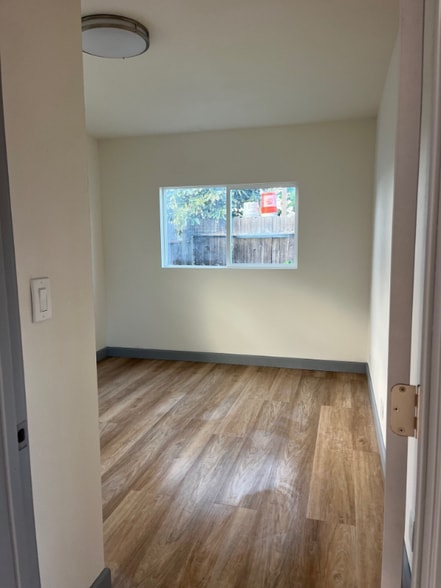 Building Photo - 10521 Lowden St