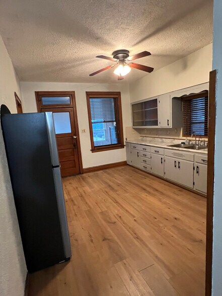 Primary Photo - 5436 W 24th Pl