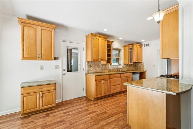 Building Photo - 3292 Ferncliff Pl NE