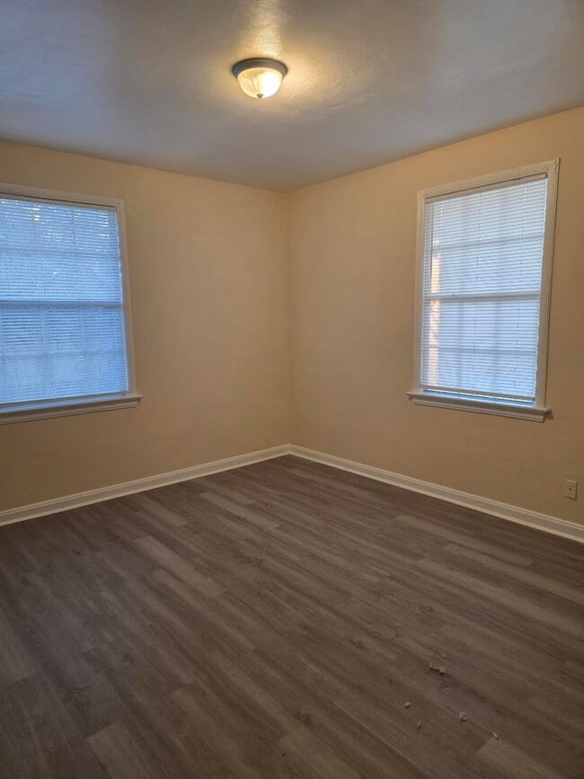 Building Photo - POS3235