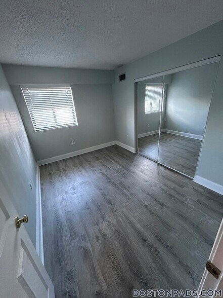 Building Photo - 15 N Beacon St