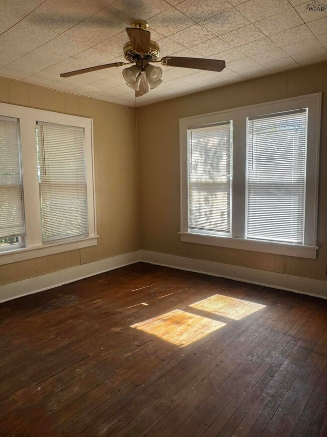 Building Photo - 2123 Ave G