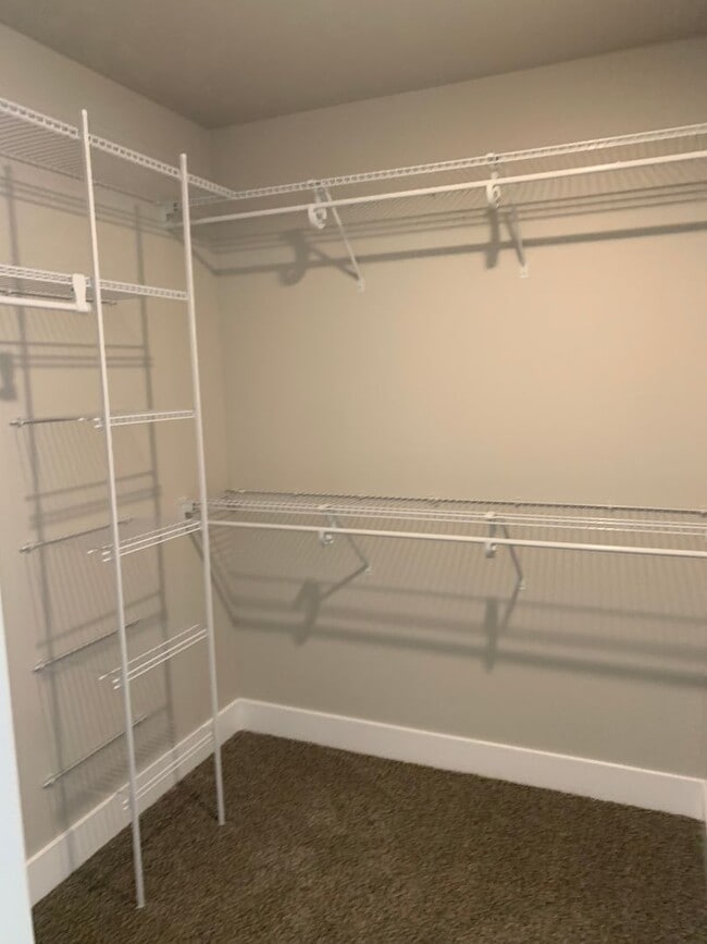 Building Photo - Lovley Home