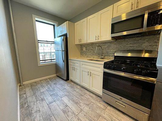 Primary Photo - 2 bedroom in Bronx NY 10468