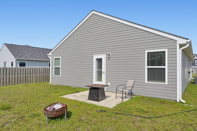 Building Photo - 414 Hope Ln