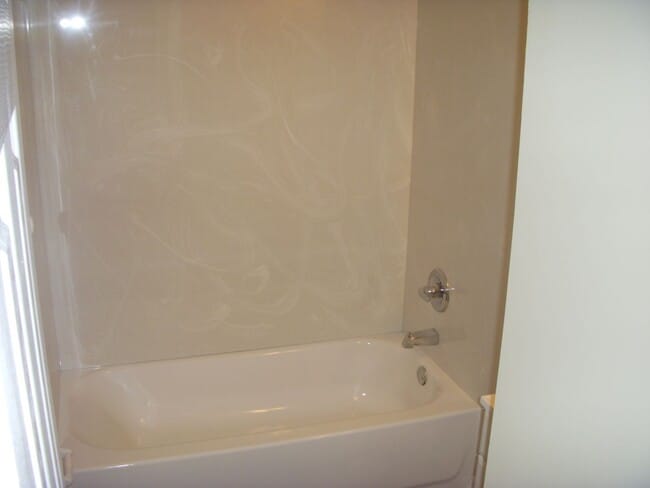 Building Photo - **REMODELED 2-BEDROOM HOUSE!**