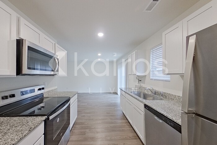 Building Photo - 124 Glory Dr