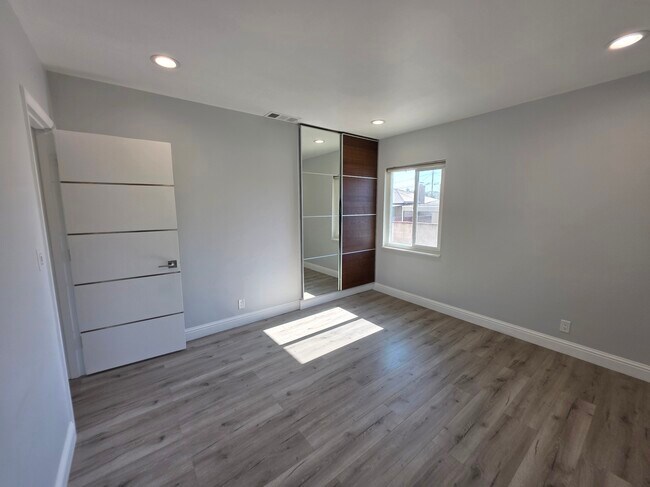 Building Photo - 11033 Quill Ave