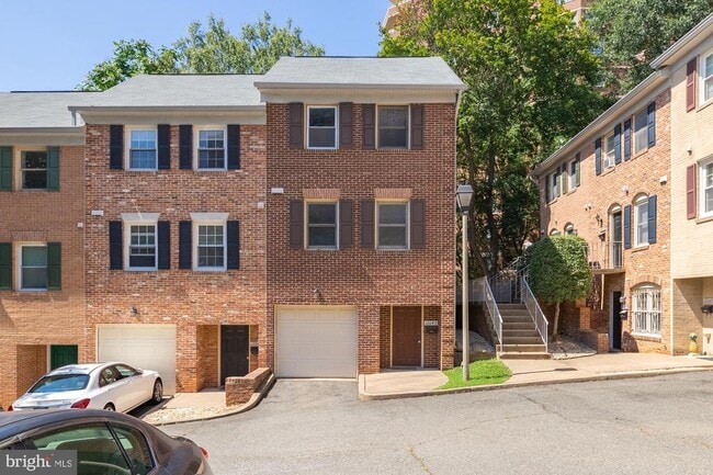 Building Photo - 1204 N Wayne St