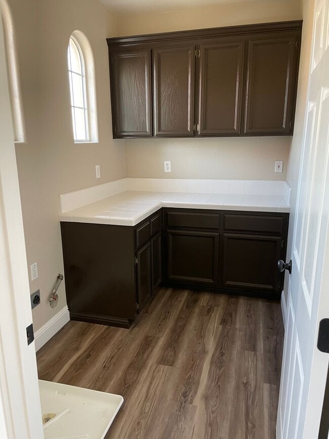 Building Photo - BEAUTIFUL 2-STORY HOME WITH POOL & 3 CAR GARAGE IN ROCKLIN!