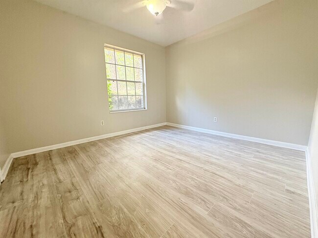 Building Photo - 1840 Devra Dr