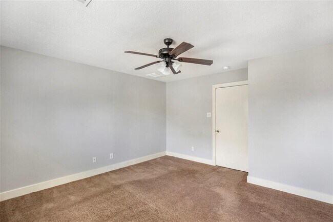 Building Photo - 18631 Atasca Oaks Dr