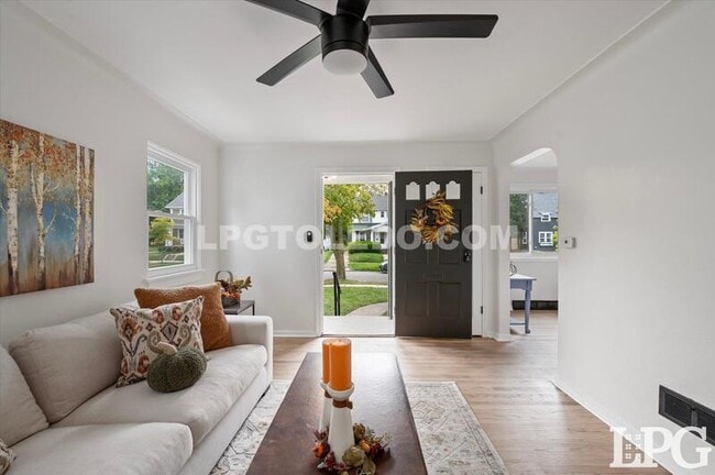 Building Photo - 2736 Northwood Ave