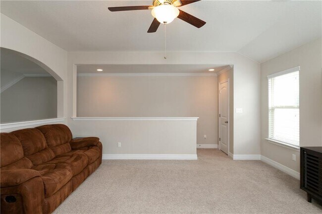 Building Photo - 104 Auburn Cove