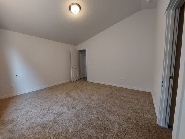 Building Photo - 3 bed 2 bath house