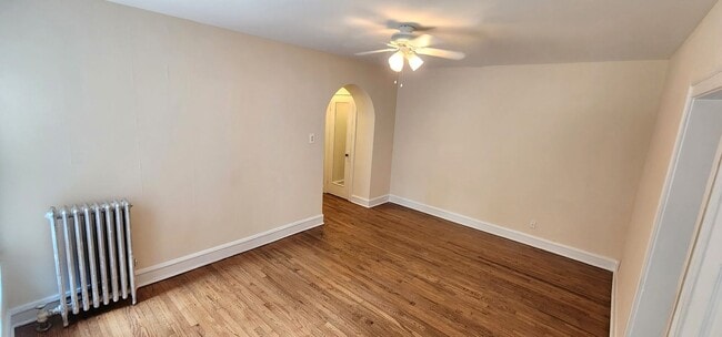 Building Photo - 4848 W Wrightwood Ave