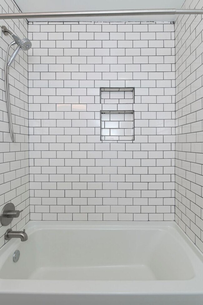 Building Photo - Prime Location! Beautiful Home Only Minutes to The Vista & Downtown