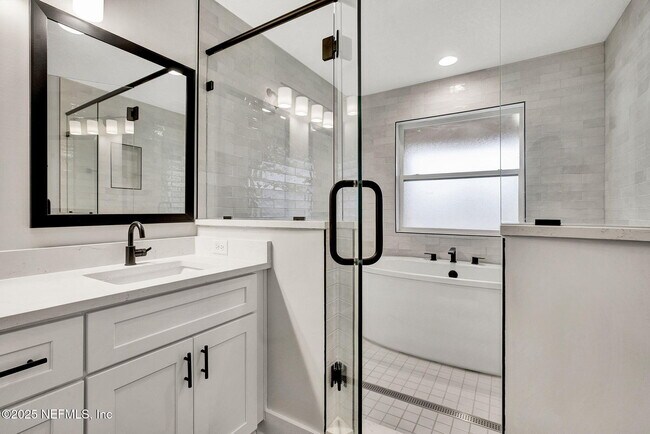 Building Photo - 8859 AMALFI Ct