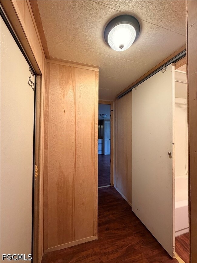 Building Photo - 7847 Suncoast Dr