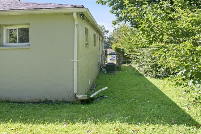 Building Photo - 8269 Sandy Ln