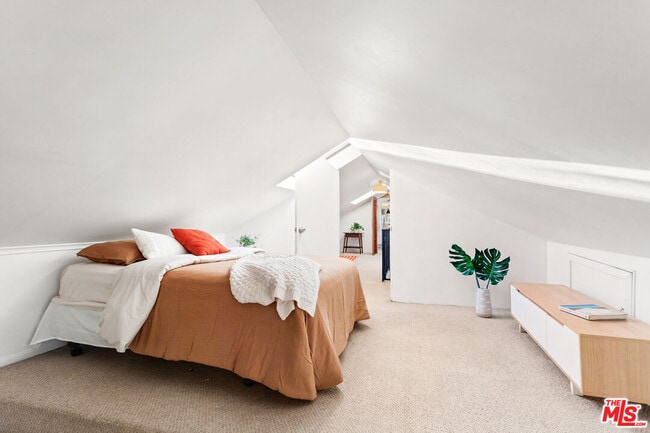 Building Photo - 1147 Wilcox Pl