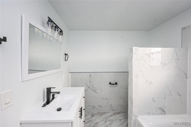 Building Photo - 30 Glenwood Ave