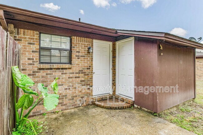 Building Photo - 4173 Ravenwood Dr