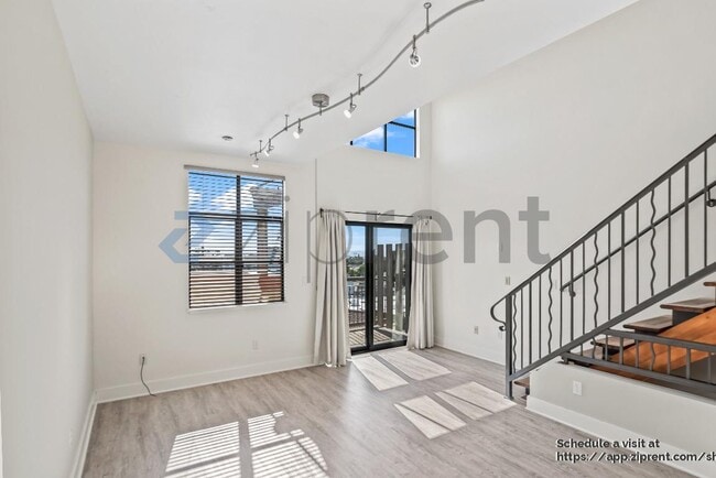 Building Photo - 4811 Telegraph Ave