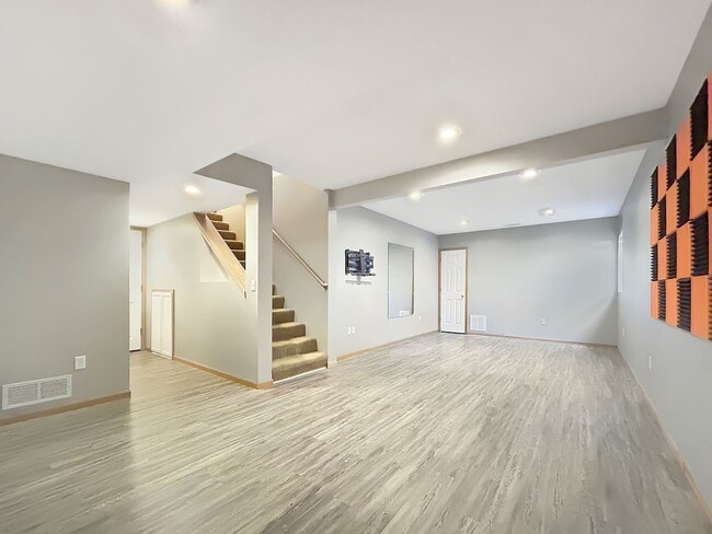 Building Photo - 13821 Edgewood Ave