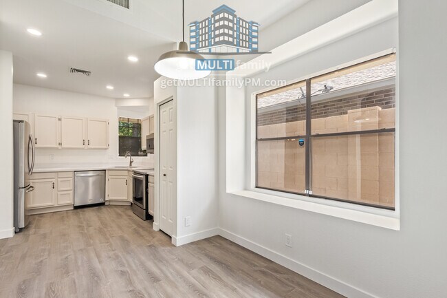 Building Photo - 234 N Heritage Dr