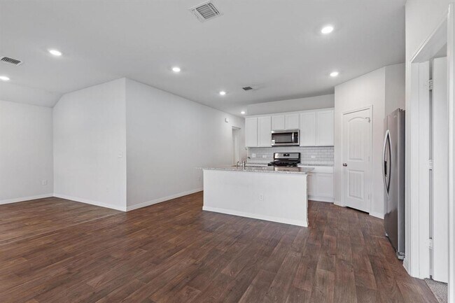 Building Photo - 21020 Price Daniel Dr