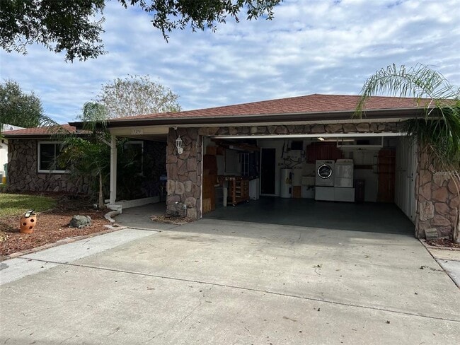 Building Photo - 3270 Causeway Dr